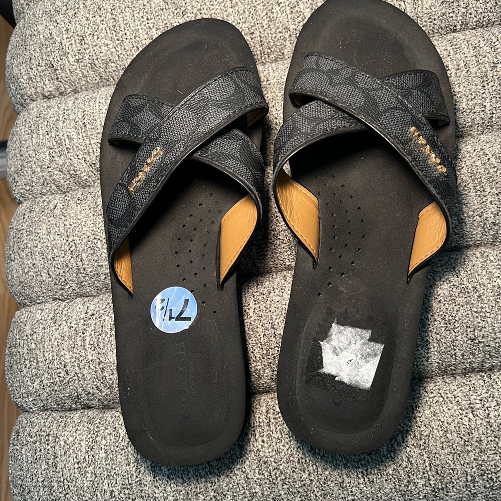 COACH Black signature sandals size 7.5. Like new. Wore for 2 hours only!